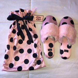 Brand new VS slippers💕
